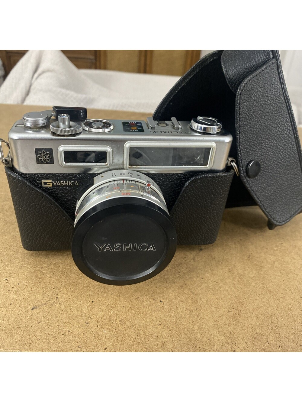 Vintage YASHICA ELECTRO 35 GSN Film Camera 1:1.7 f =45 mm w/ Case UNTESTED
